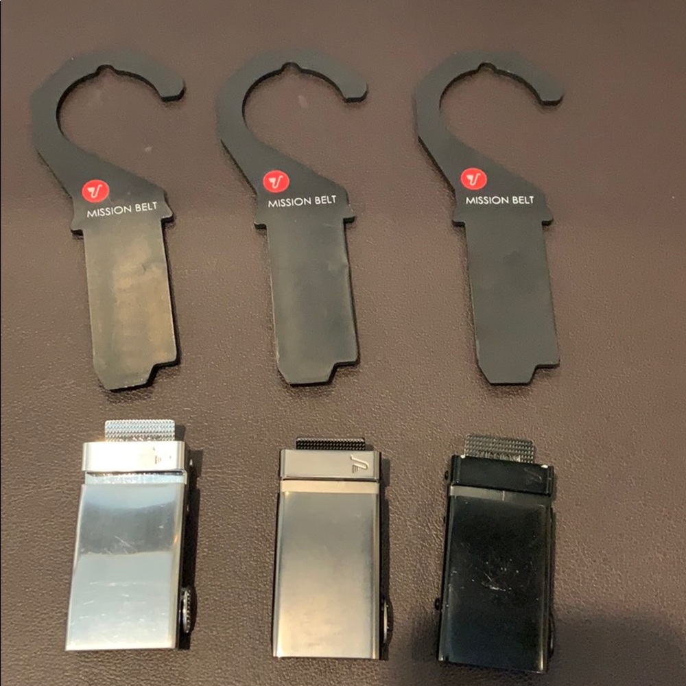 Mission belt buckles (3), 35mm collection